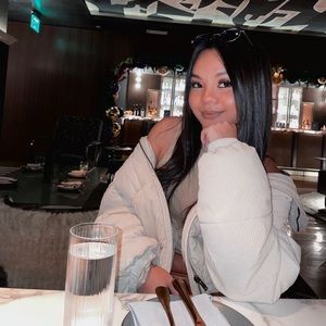 Meet your Posher, Khue